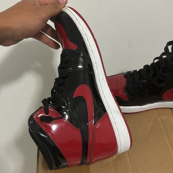 Nike Air Jordan 1 retro High OG patent Bred size 10 - Picture 2 of 5